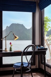 Aurora Cruise 1 - Bàn làm việc